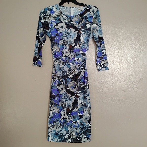 Reiss Dresses & Skirts - Reiss Dress Medium Zizzi Colorful Floral Runch Bodycon Stretch Capsule Designer